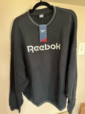 Reebok Men’s Black Crewneck with Contrasting Trim and Logo